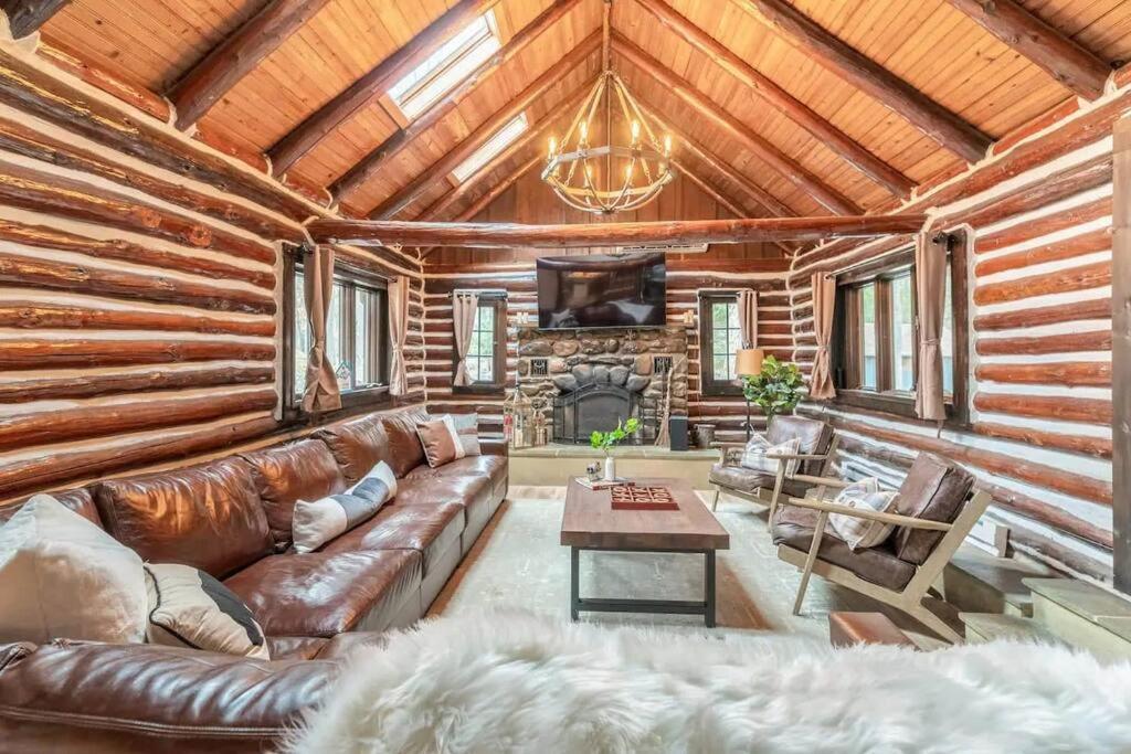 Poconos Pool Paradise Holiday home *