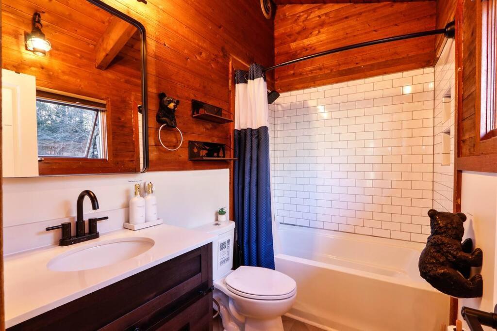 Poconos Pool Paradise Holiday home