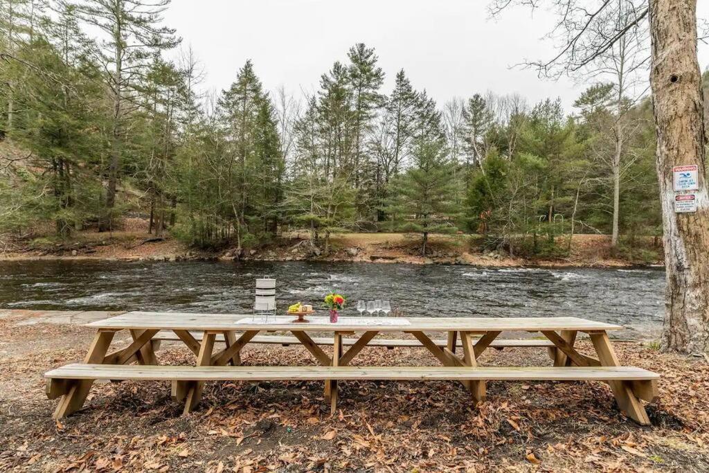 Holiday home Poconos Pool Paradise *