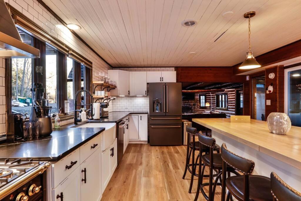 Poconos Pool Paradise Holiday home East Stroudsburg